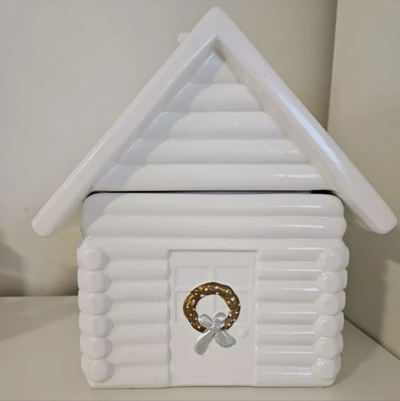 White lodge home Cookie Jar NEW 7*11*7 - Picture 1 of 7